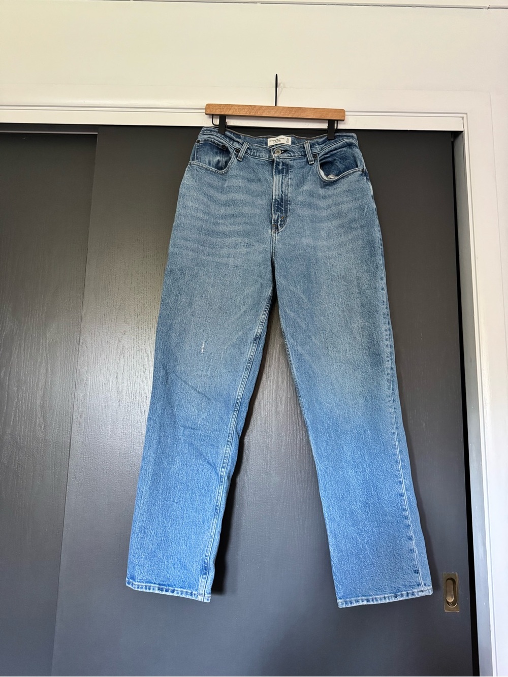 Abercrombie 90s Straight Ultra High Rise Curve Love Jeans sz 31/12